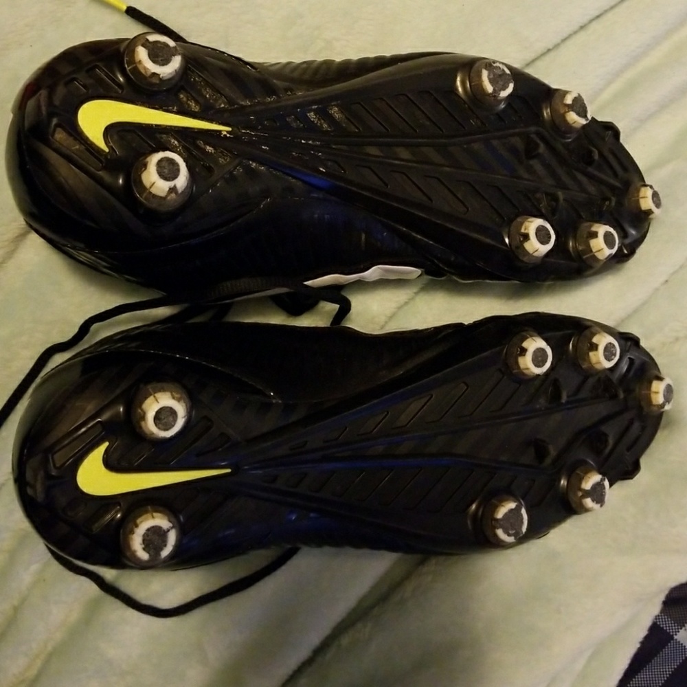 Nike men's v strike cleats